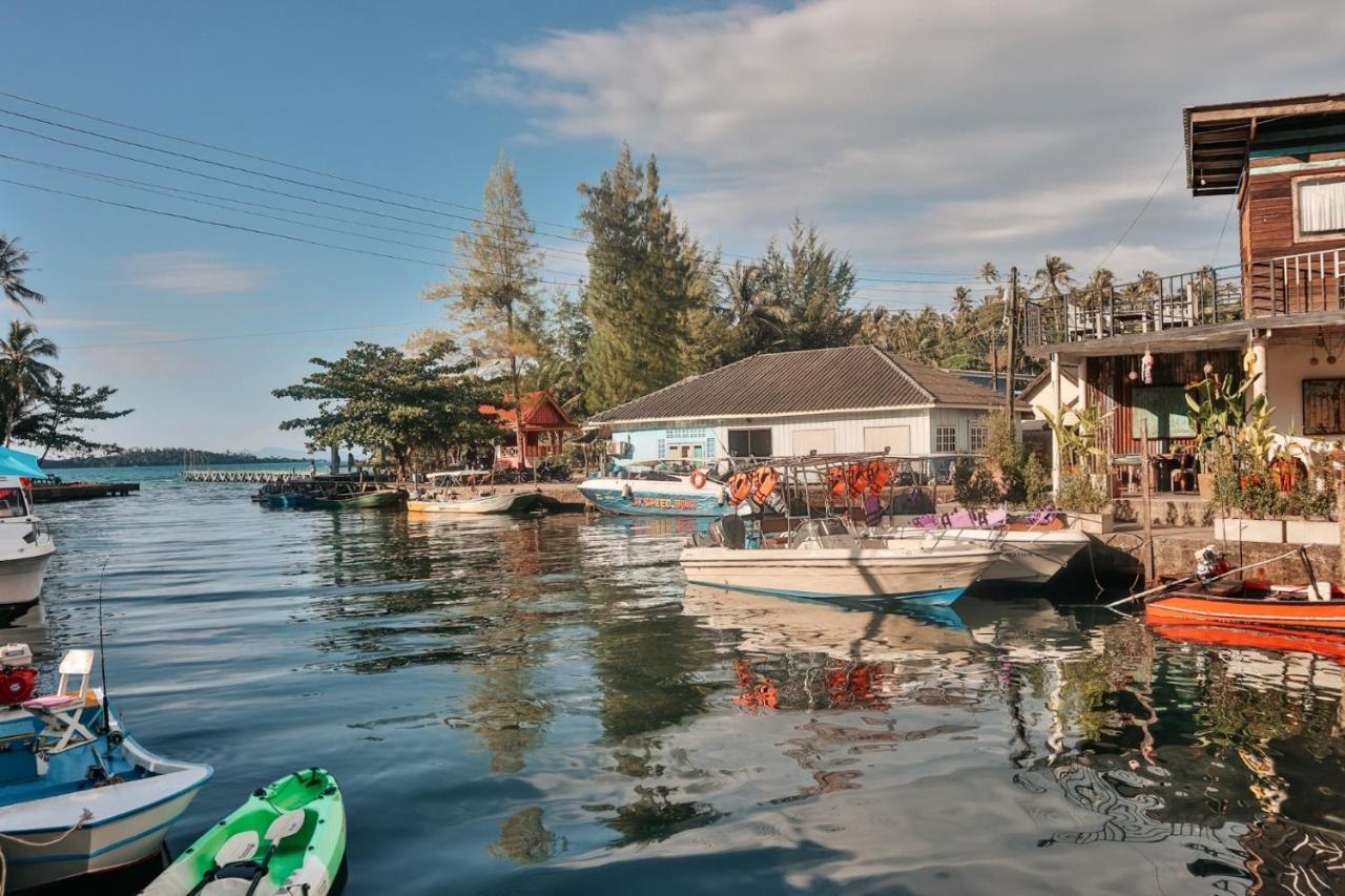 Baan Rabieng Talay Homestayบ้านระเบียงทะเล โฮมสเตย์เกาะกูด Ko Kut Екстер'єр фото