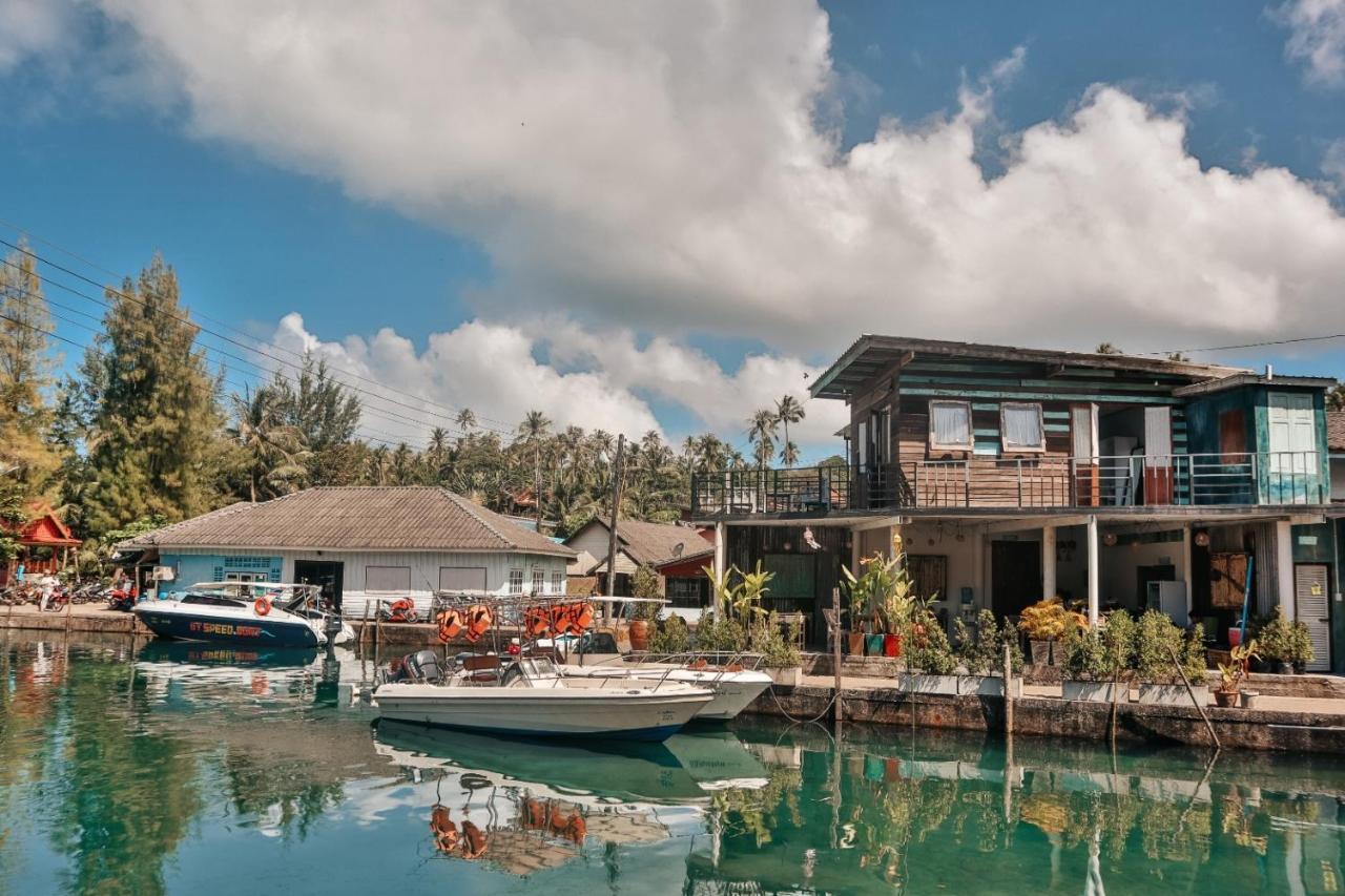 Baan Rabieng Talay Homestayบ้านระเบียงทะเล โฮมสเตย์เกาะกูด Ko Kut Екстер'єр фото